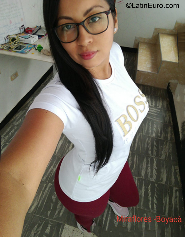 Date this charming Colombia girl Sandra from Miraflores CO27258