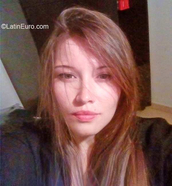 Date this pretty Colombia girl Karol from Bogota CO27277