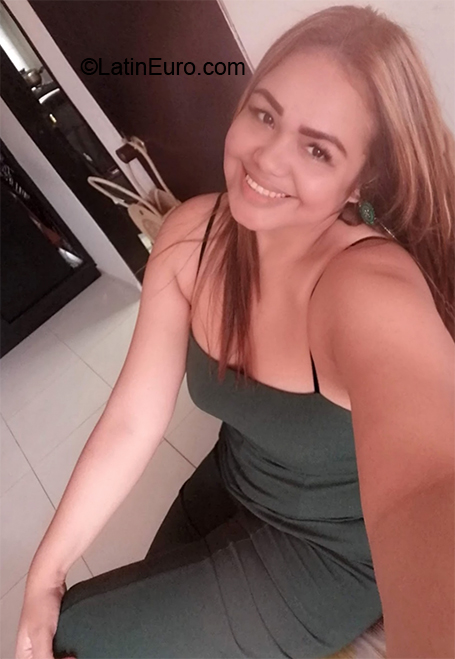Date this exotic Colombia girl Claudia from Barranquilla CO27287