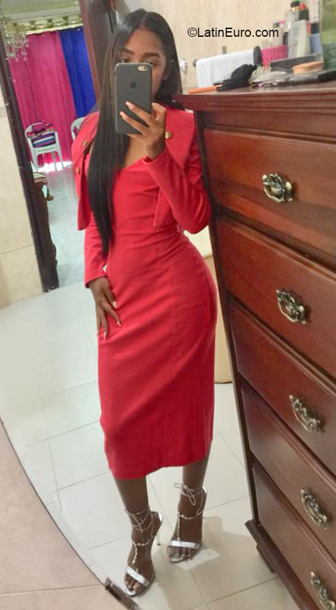 Date this funny Dominican Republic girl Albeny from Santo Domingo DO38086