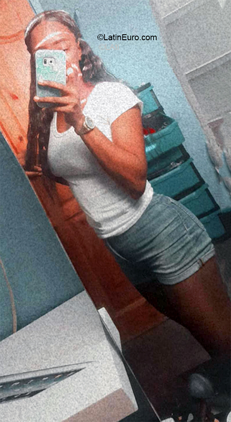 Date this pretty Dominican Republic girl Alexandra from Santo Domingo DO38091