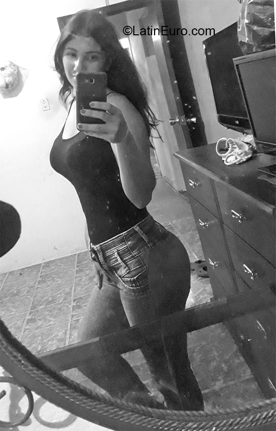 Date this sultry Venezuela girl Mary from Trujillo VE3185