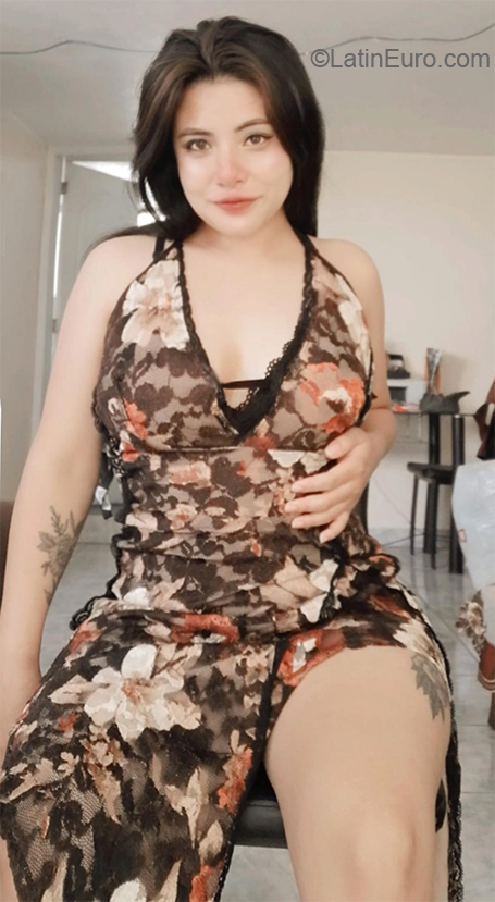 Date this charming Ecuador girl Mishel from Quito EC497