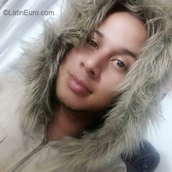 Date this nice looking Colombia man Carlos from Bogota CO27356