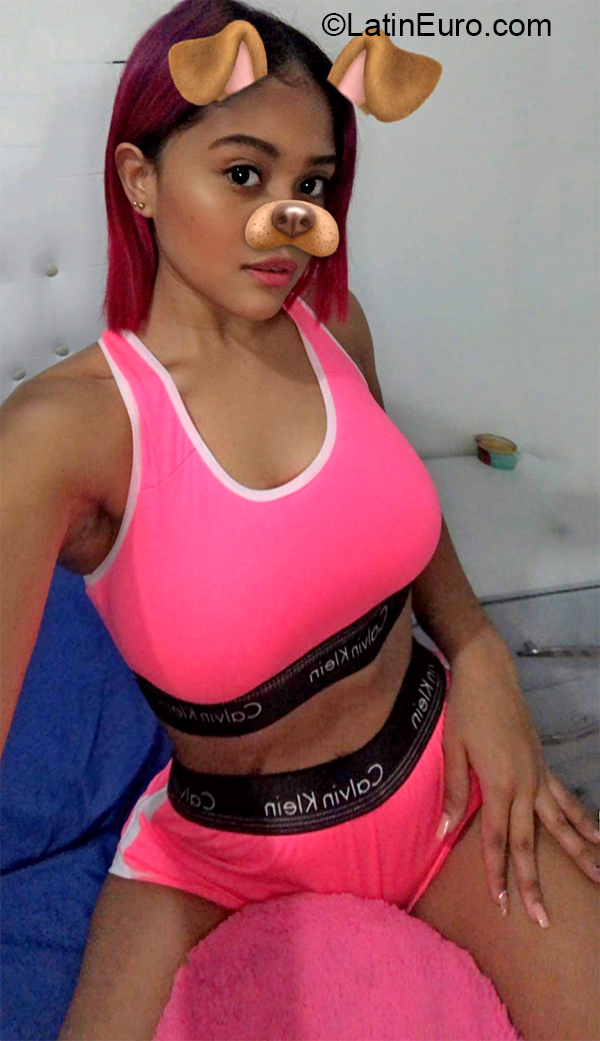 Date this sultry Colombia girl Tatiana from Medellin CO27359