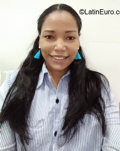 Date this good-looking Dominican Republic girl Juanita from Santo Domingo DO38229