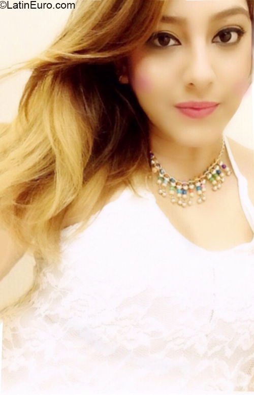 Date this tall Venezuela girl Mafer from Valencia VE3227