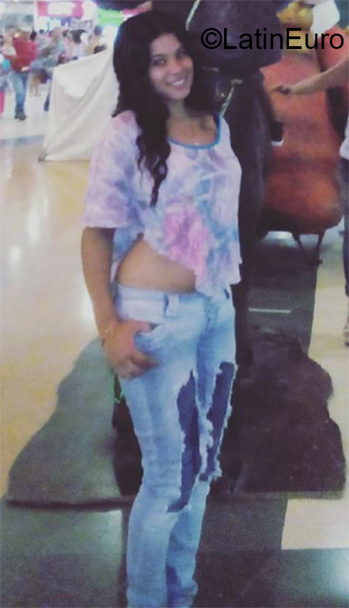 Date this hard body Colombia girl Leidy from Barranquilla CO27498