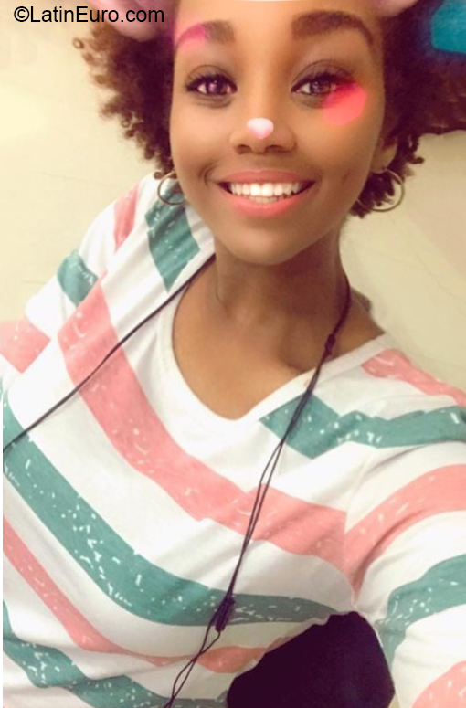 Date this charming Dominican Republic girl Maddy from Santo Domingo Este DO38276