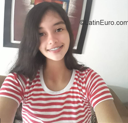 Date this voluptuous Venezuela girl Mariangel from Caracas VE3245