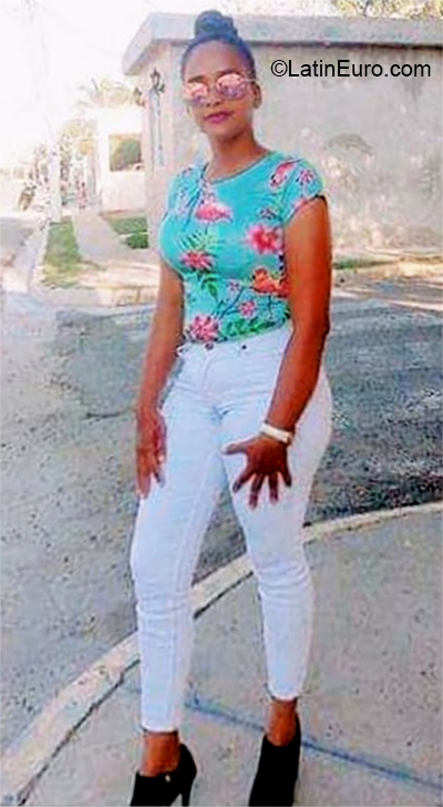 Date this fun Dominican Republic girl Nalia from Dajabon DO38290