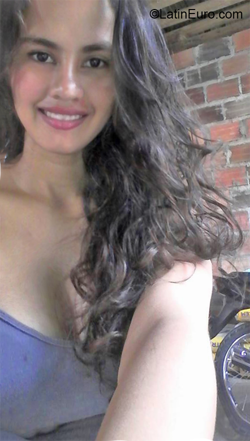 Date this funny Colombia girl Angy from Bogota CO27615