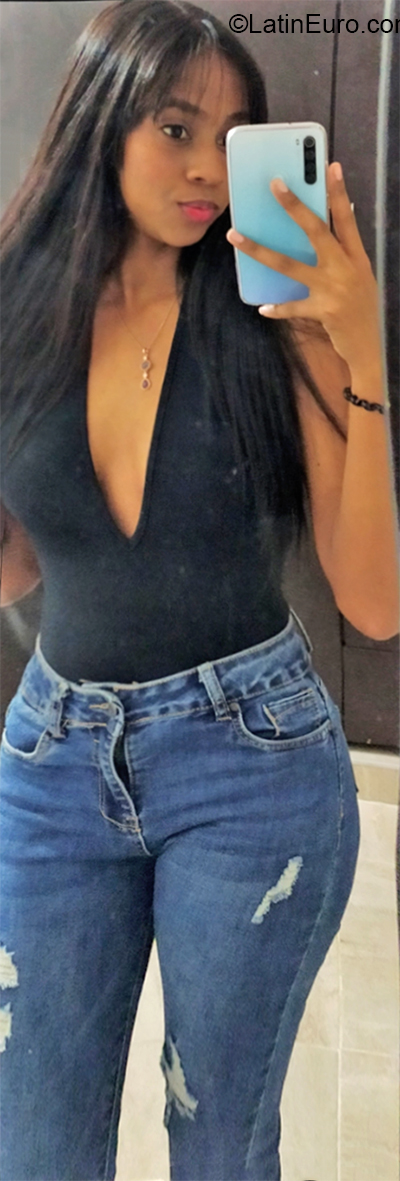 Date this voluptuous Colombia girl Katherine from Cali CO29646