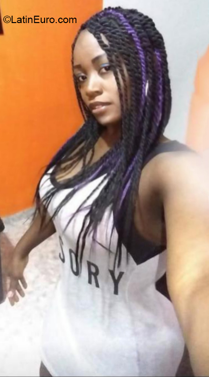 Date this voluptuous Colombia girl Nilsa from Cali CO27628