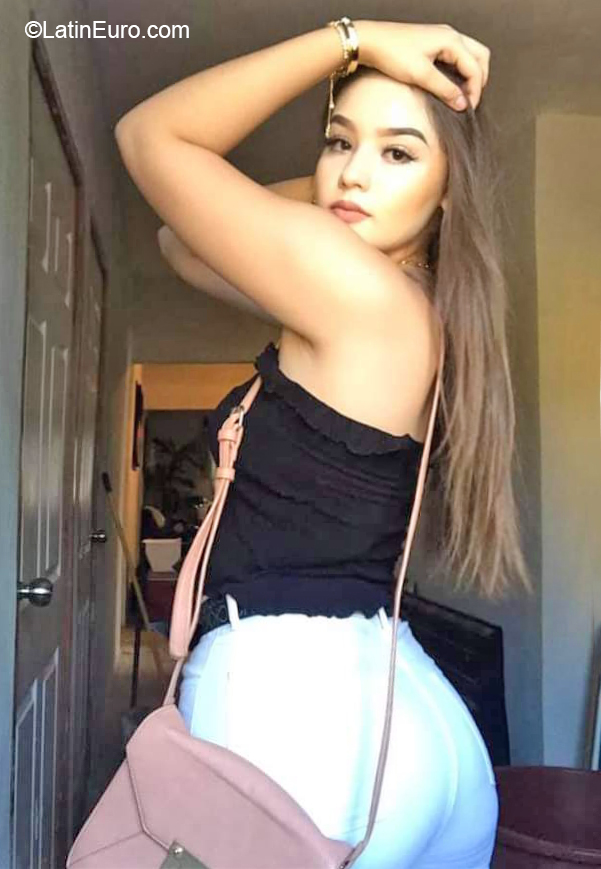 Date this lovely Mexico girl Ximena from Guaymas MX1883