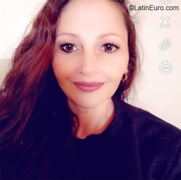 Date this hard body Brazil girl Salwa from Sao Paulo BR11176
