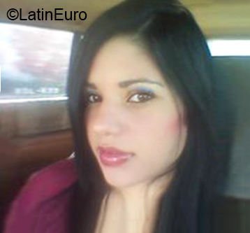 Date this voluptuous Venezuela girl Cinthya from Caracas VE3273