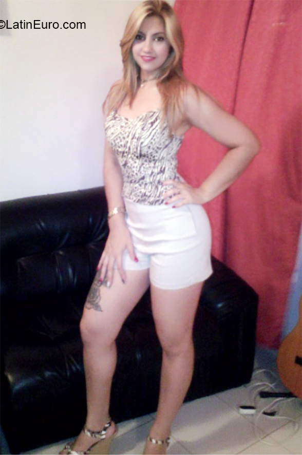 Date this sultry Venezuela girl Veronica from Trujillo VE3274