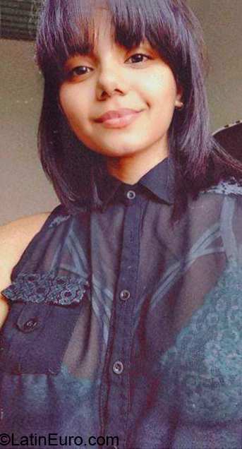 Date this nice looking Venezuela girl Kelly from Maracay VE3291