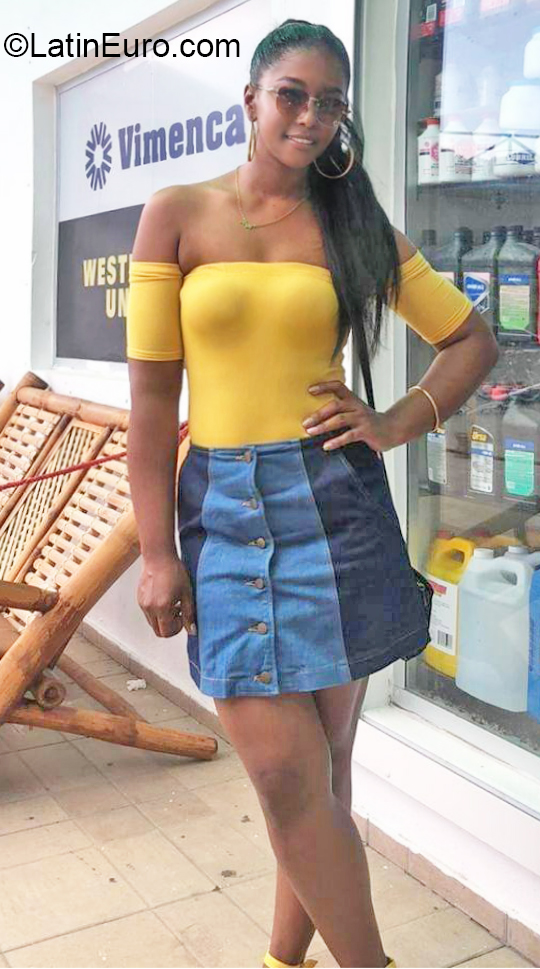 Date this gorgeous Dominican Republic girl Sol ambar from Santo Domingo DO38379
