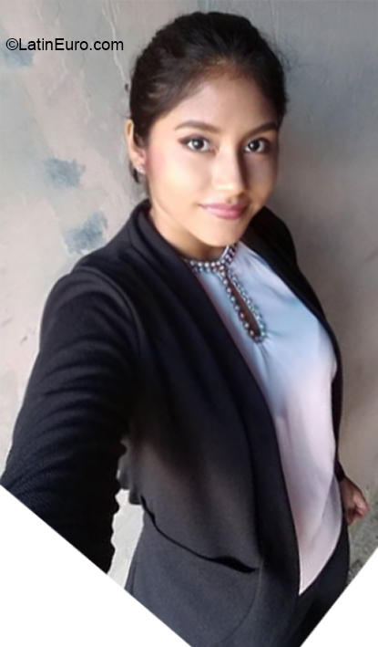 Date this delightful Ecuador girl Cecabel from Guayaquil EC552