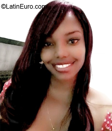 Date this tall Colombia girl Luz Mar from Cali CO27845