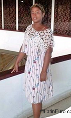 Date this hot Cuba girl Milaisys from Santiago de Cuba CU703