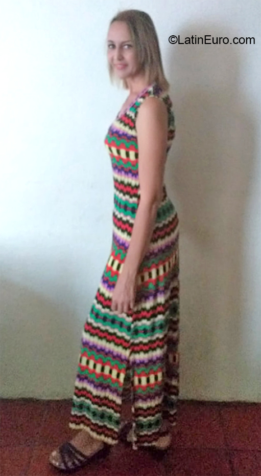 Date this hard body Venezuela girl Mariluna from Barinas VE3345