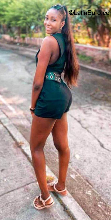 Date this charming Colombia girl Lelas from Cali CO28054