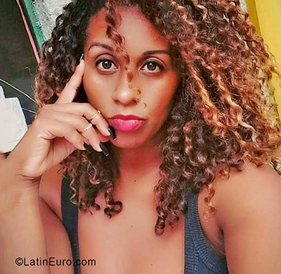 Date this lovely Brazil girl Renata from Rio de Janeiro BR11205