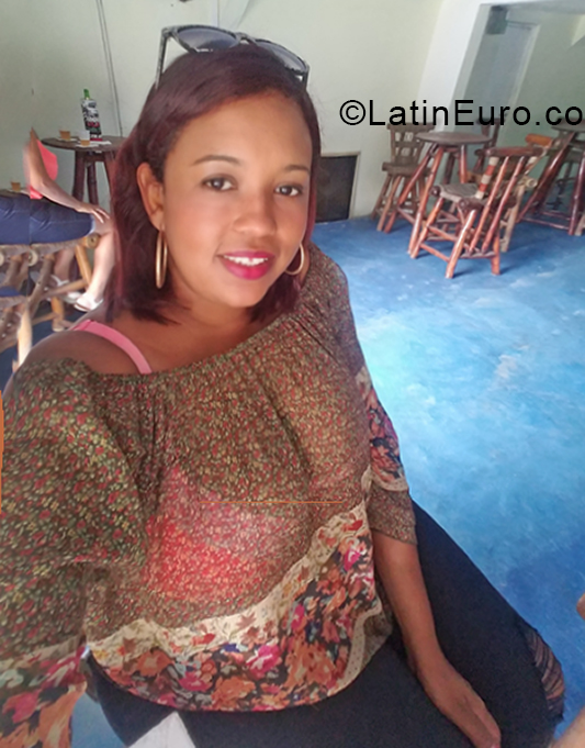 Date this gorgeous Dominican Republic girl Gabriela from Santo Domingo DO38520
