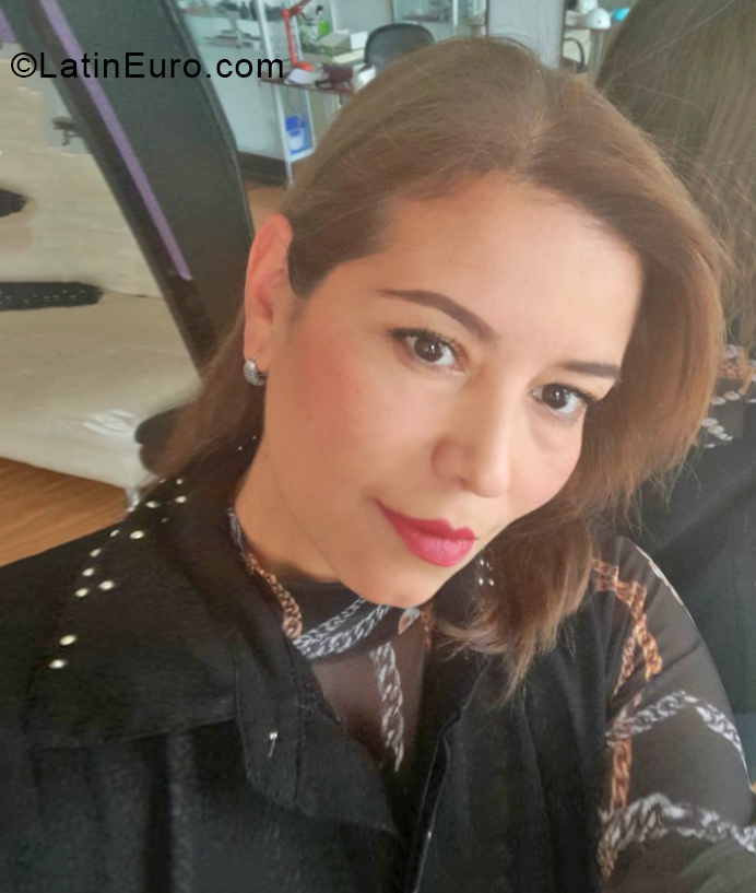 Date this beautiful Colombia girl Diana from Bogota CO28152