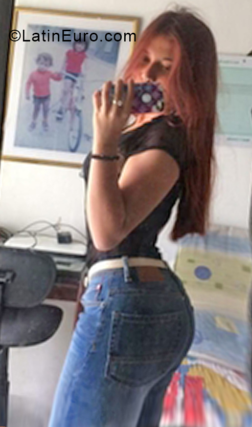 Date this hot Colombia girl Laura from Manizales CO28195