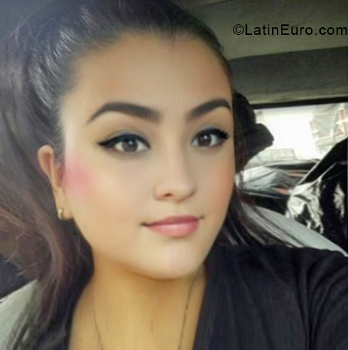 Date this exotic Colombia girl Lorena from Cali CO28205