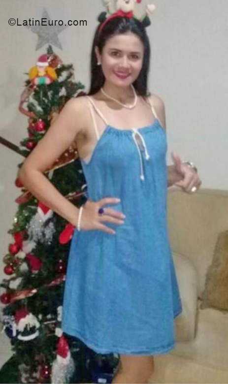 Date this happy Colombia girl LUZ STELLA from Bogota CO28206