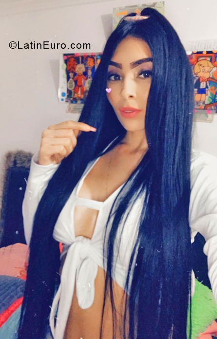 Date this sensual Colombia girl Saritha from Medellin CO28230