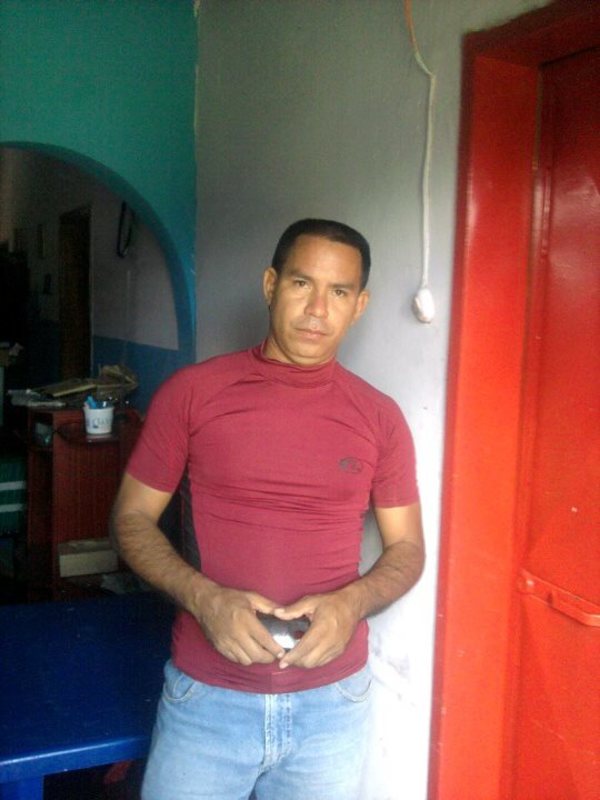 Date this tall Venezuela man Roberto alvarez from Florida VE3386