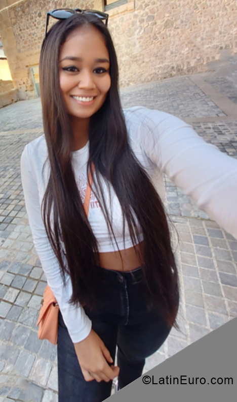 Date this passionate Spain girl Nasly from Murcia ES526