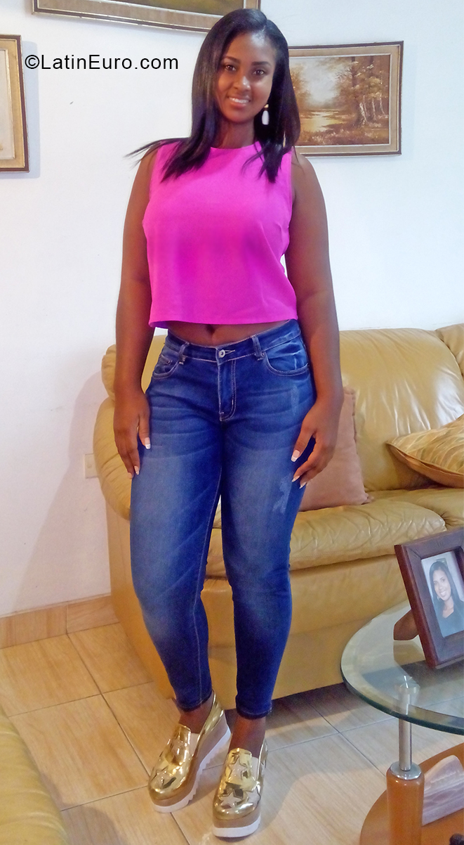 Date this funny Venezuela girl Narym from Valencia VE3392