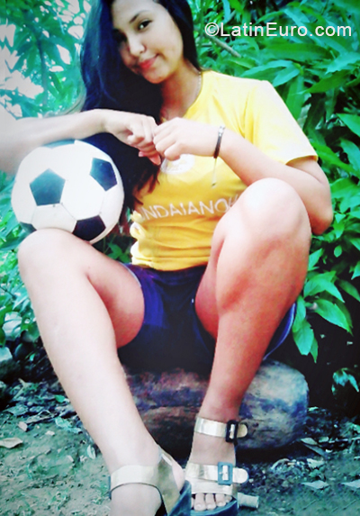 Date this foxy Venezuela girl Michelle from Puerto de la Cruz VE3393