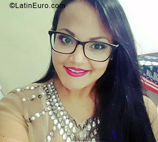 Date this attractive Brazil girl Alessandra from Campinas BR11431