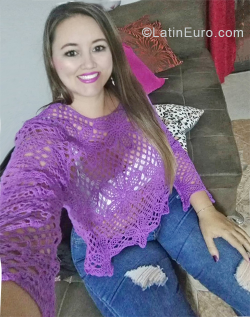 Date this hard body Colombia girl Marcela from Cali CO28310
