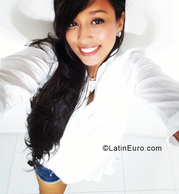 Date this voluptuous Colombia girl Hilda from Barranquilla CO28313