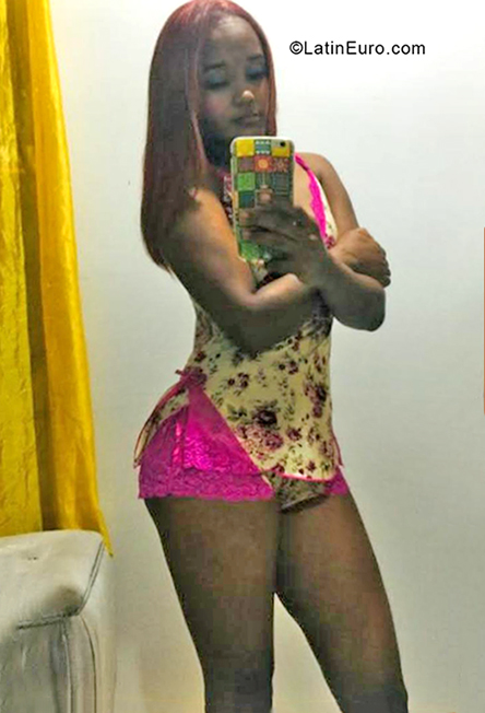 Date this voluptuous Dominican Republic girl Madelin from Santo Domingo DO38615