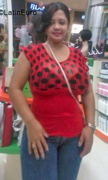 Date this happy Dominican Republic girl Guillermina from Santo Domingo DO40201