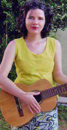 Date this happy Brazil girl Paula from Bauru BR11227