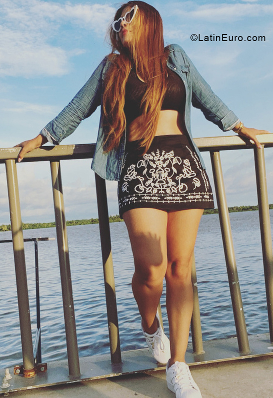 Date this gorgeous Colombia girl Siuli from Barranquilla CO28399