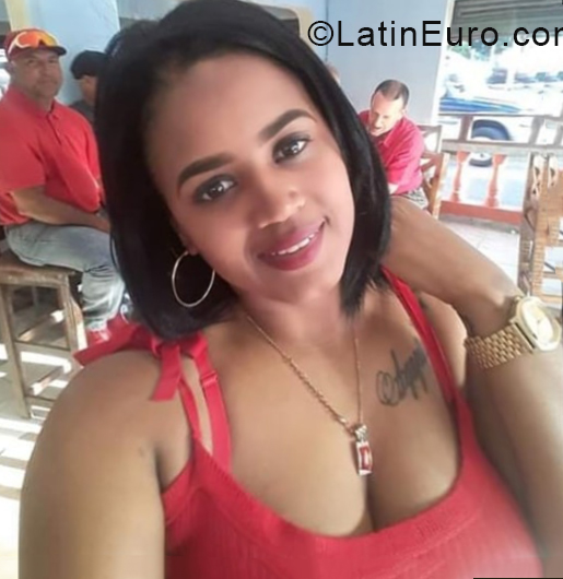 Date this nice looking Dominican Republic girl Yuleini from Santiago DO38685