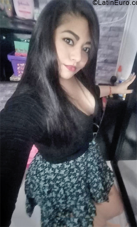 Date this athletic Colombia girl Yulian from Barranquilla CO28428