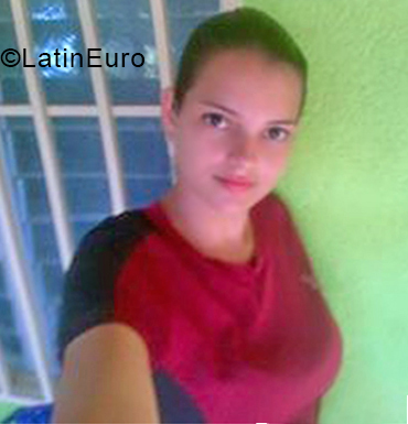 Date this happy Venezuela girl Yoserlin piang from Pampatar VE3457